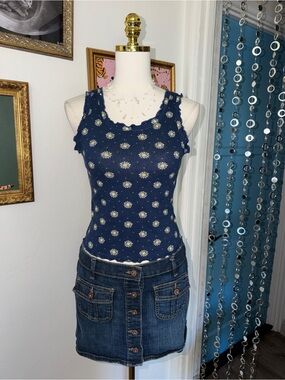 vintage Y2K Navy Daisy Ribbed Tank Top - Women's Stretch Floral Cami